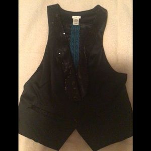 Black skirt with vest